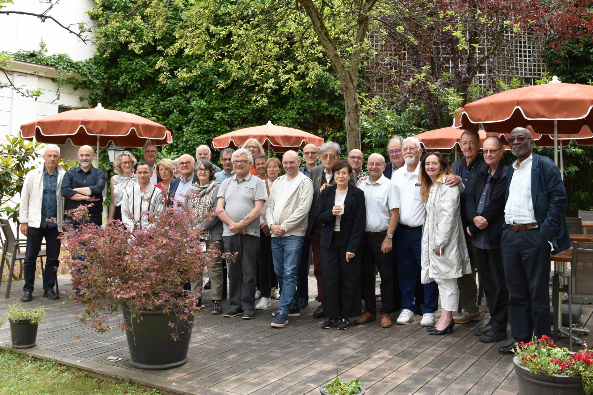 Photo de groupe des membres de l'AG et du CA de France Rein