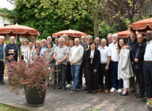 Photo de groupe de tous les membres de l'assemblée générale de France Rein