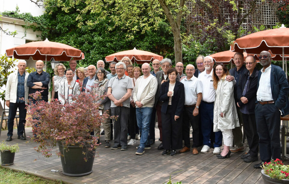 Photo de groupe de tous les membres de l'assemblée générale de France Rein